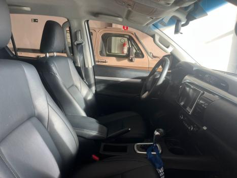 TOYOTA Hilux Caminhonete 2.8 16V SRX 4X4 TURBO DIESEL CABINE DUPLA AUTOMTICO, Foto 16