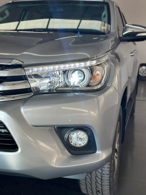 TOYOTA Hilux Caminhonete 2.8 16V SRX 4X4 TURBO DIESEL CABINE DUPLA AUTOMTICO, Foto 5