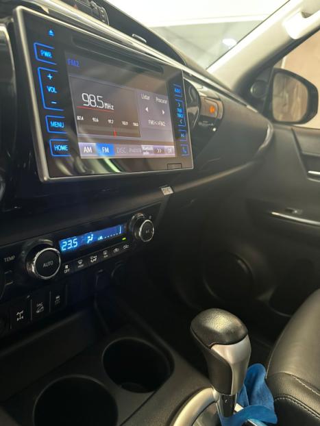 TOYOTA Hilux Caminhonete 2.8 16V SRX 4X4 TURBO DIESEL CABINE DUPLA AUTOMTICO, Foto 17