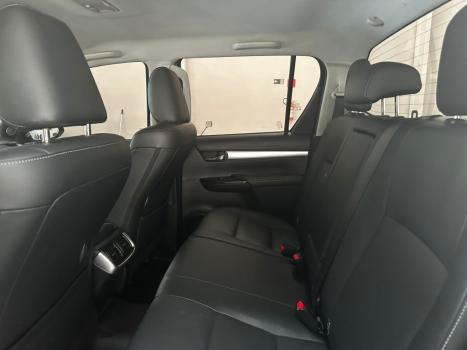 TOYOTA Hilux Caminhonete 2.8 16V SRX 4X4 TURBO DIESEL CABINE DUPLA AUTOMTICO, Foto 19