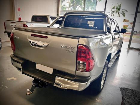 TOYOTA Hilux Caminhonete 2.7 16V 4P SRV FLEX 4X4  CABINE DUPLA AUTOMTICO, Foto 10