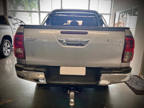 TOYOTA Hilux Caminhonete 2.7 16V 4P SRV FLEX 4X4  CABINE DUPLA AUTOMTICO, Foto 11