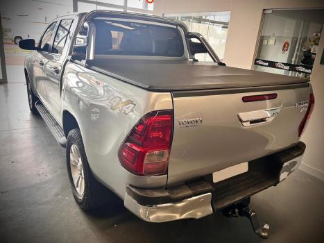 TOYOTA Hilux Caminhonete 2.7 16V 4P SRV FLEX 4X4  CABINE DUPLA AUTOMTICO, Foto 12