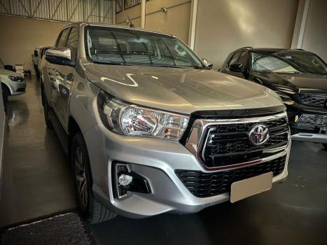 TOYOTA Hilux Caminhonete 2.8 16V SRV 4X4 DIESEL CABINE DUPLA AUTOMTICO, Foto 1