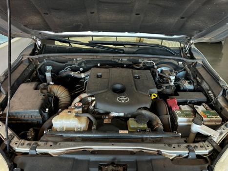 TOYOTA Hilux Caminhonete 2.8 16V SRV 4X4 DIESEL CABINE DUPLA AUTOMTICO, Foto 3