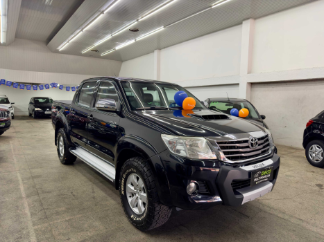 TOYOTA Hilux Caminhonete 3.0 4P 4X4 SRV TURBO DIESEL CABINE DUPLA LIMITED EDITION AUTOMTICO, Foto 4