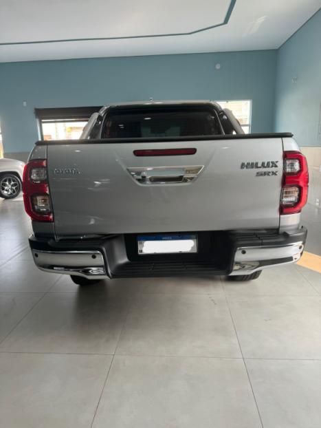 TOYOTA Hilux Caminhonete 2.8 16V SRX 4X4 DIESEL CABINE DUPLA AUTOMTICO, Foto 6