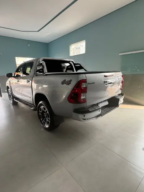 TOYOTA Hilux Caminhonete 2.8 16V SRX 4X4 DIESEL CABINE DUPLA AUTOMTICO, Foto 7