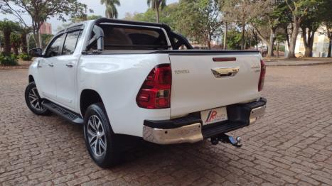 TOYOTA Hilux Caminhonete 2.7 16V 4P SRV CABINE DUPLA, Foto 4