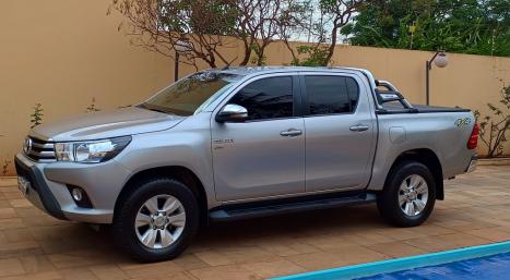 TOYOTA Hilux Caminhonete 2.7 16V 4P SRV FLEX 4X4  CABINE DUPLA AUTOMTICO, Foto 5