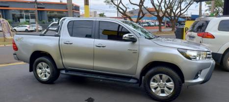 TOYOTA Hilux Caminhonete 2.7 16V 4P SRV FLEX 4X4  CABINE DUPLA AUTOMTICO, Foto 1