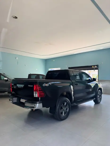 TOYOTA Hilux Caminhonete 2.8 16V 4P SR 4X4 DIESEL CABINE DUPLA AUTOMTICO, Foto 6