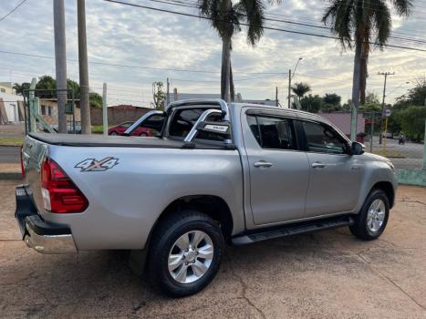 TOYOTA Hilux Caminhonete 2.8 16V SRV 4X4 DIESEL CABINE DUPLA AUTOMTICO, Foto 6