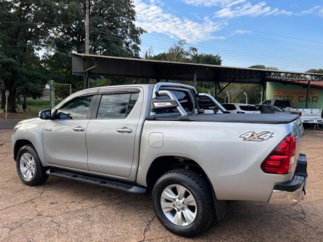 TOYOTA Hilux Caminhonete 2.8 16V SRV 4X4 DIESEL CABINE DUPLA AUTOMTICO, Foto 9