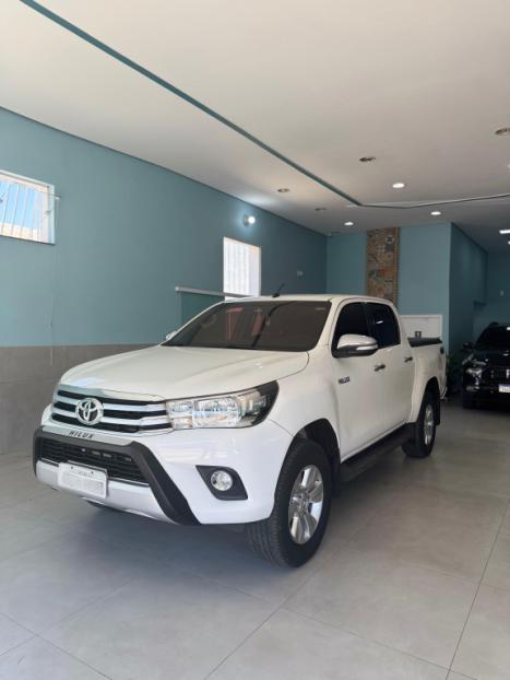 TOYOTA Hilux Caminhonete 2.8 16V 4P SR 4X4 DIESEL CABINE DUPLA AUTOMTICO, Foto 1