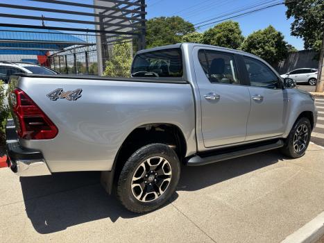 TOYOTA Hilux Caminhonete 2.8 16V SRX 4X4 DIESEL CABINE DUPLA AUTOMTICO, Foto 4