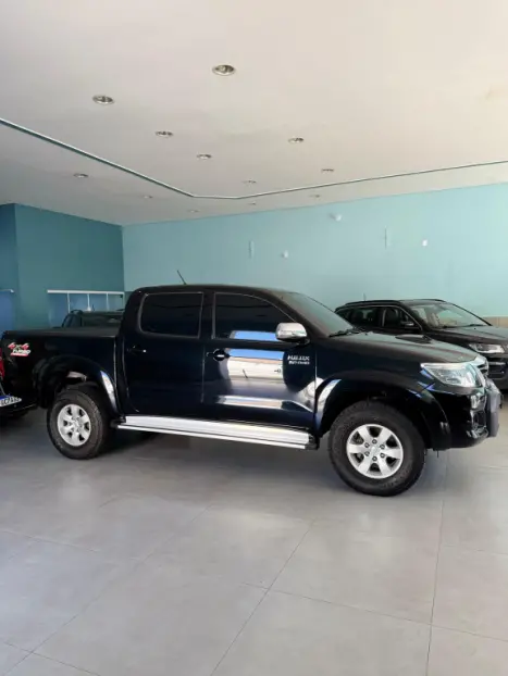 TOYOTA Hilux Caminhonete 3.0 16V 4P 4X4 SRV TURBO DIESEL CABINE DUPLA AUTOMTICO, Foto 5