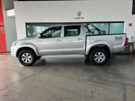 TOYOTA Hilux Caminhonete 3.0 4P 4X4 SRV TURBO DIESEL CABINE DUPLA AUTOMTICO, Foto 2