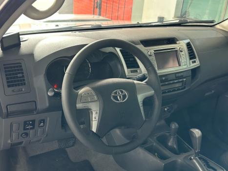 TOYOTA Hilux Caminhonete 3.0 4P 4X4 SRV TURBO DIESEL CABINE DUPLA AUTOMTICO, Foto 7