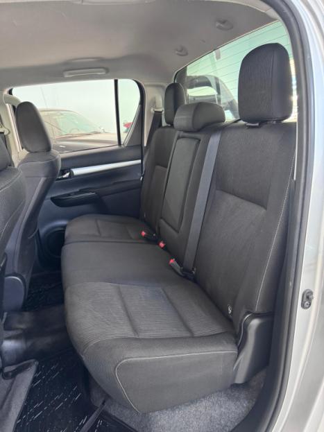 TOYOTA Hilux Caminhonete 2.7 16V 4P SR FLEX CABINE DUPLA, Foto 13