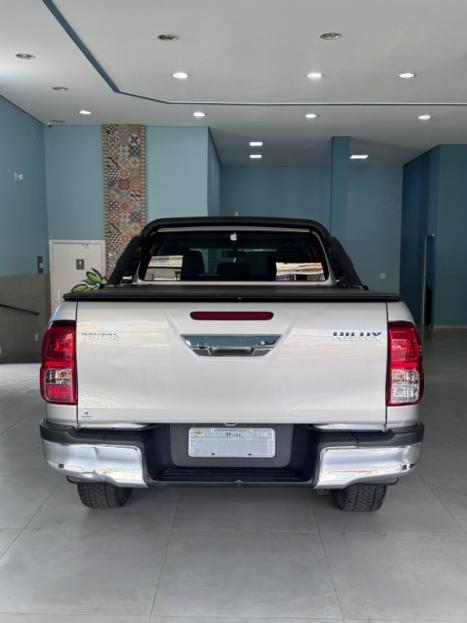 TOYOTA Hilux Caminhonete 2.7 16V 4P SR FLEX CABINE DUPLA, Foto 6