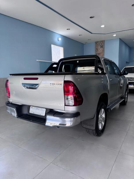 TOYOTA Hilux Caminhonete 2.7 16V 4P SR FLEX CABINE DUPLA, Foto 5