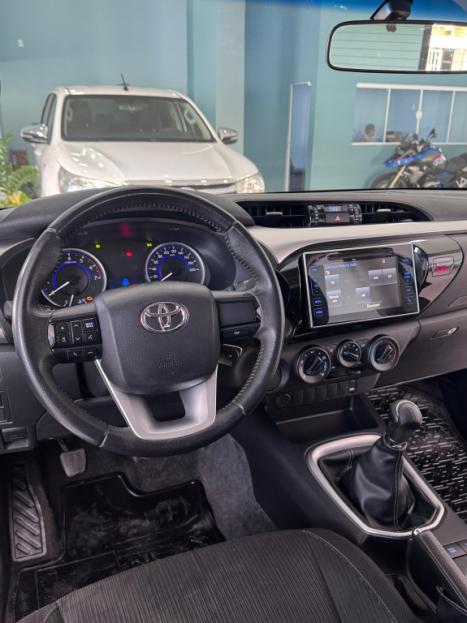 TOYOTA Hilux Caminhonete 2.7 16V 4P SR FLEX CABINE DUPLA, Foto 9