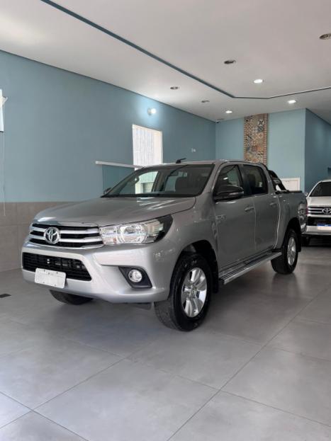 TOYOTA Hilux Caminhonete 2.7 16V 4P SR FLEX CABINE DUPLA, Foto 1