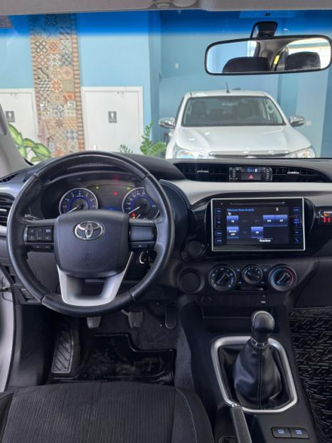 TOYOTA Hilux Caminhonete 2.7 16V 4P SR FLEX CABINE DUPLA, Foto 8