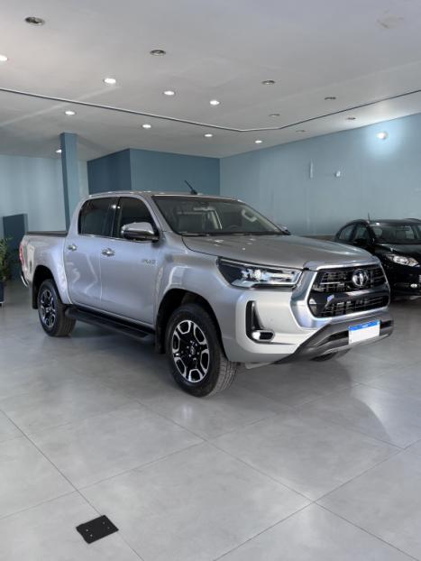 TOYOTA Hilux Caminhonete 2.8 16V SRX 4X4 TURBO DIESEL CABINE DUPLA AUTOMTICO, Foto 2