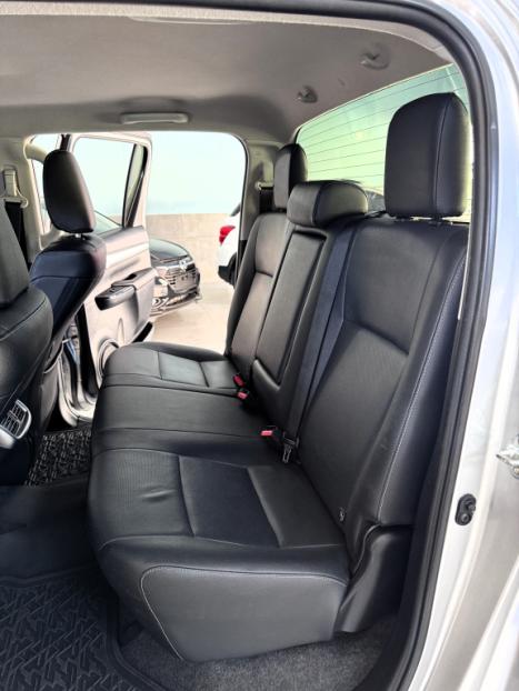 TOYOTA Hilux Caminhonete 2.8 16V SRX 4X4 TURBO DIESEL CABINE DUPLA AUTOMTICO, Foto 14