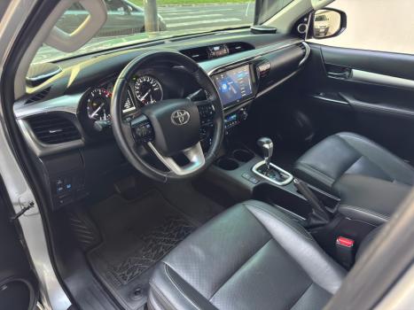 TOYOTA Hilux Caminhonete 2.8 16V SRX 4X4 TURBO DIESEL CABINE DUPLA AUTOMTICO, Foto 8