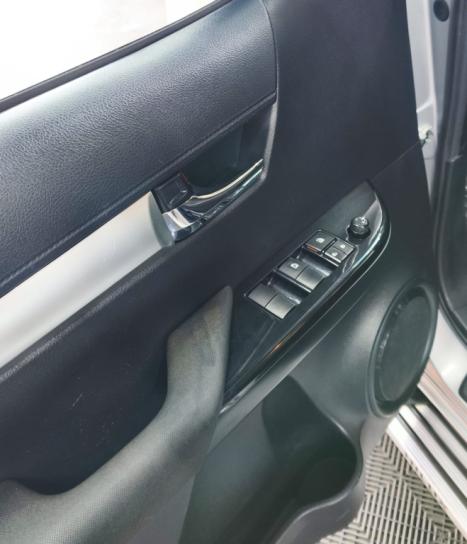 TOYOTA Hilux Caminhonete 2.7 16V 4P SR FLEX CABINE DUPLA, Foto 7