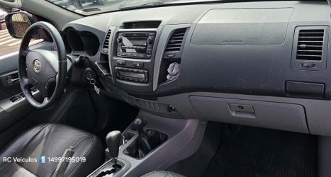 TOYOTA Hilux Caminhonete 3.0 4P 4X4 SRV TURBO DIESEL CABINE DUPLA AUTOMTICO, Foto 5