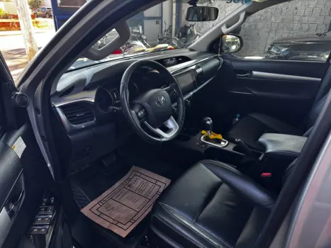 TOYOTA Hilux Caminhonete 2.8 16V SRV 4X4 DIESEL CABINE DUPLA AUTOMTICO, Foto 4