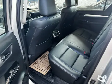 TOYOTA Hilux Caminhonete 2.8 16V SRV 4X4 DIESEL CABINE DUPLA AUTOMTICO, Foto 5