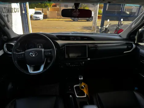 TOYOTA Hilux Caminhonete 2.8 16V SRV 4X4 DIESEL CABINE DUPLA AUTOMTICO, Foto 6
