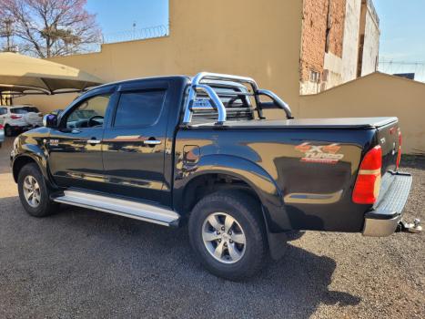 TOYOTA Hilux Caminhonete 3.0 4P 4X4 SRV TURBO DIESEL CABINE DUPLA AUTOMTICO, Foto 2