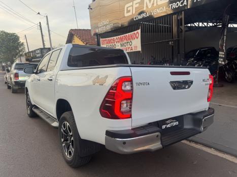 TOYOTA Hilux Caminhonete 2.8 16V SRX 4X4 DIESEL CABINE DUPLA AUTOMTICO, Foto 4