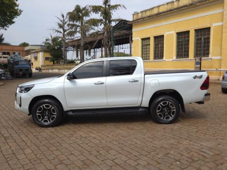 TOYOTA Hilux Caminhonete 2.8 16V SRX 4X4 TURBO DIESEL CABINE DUPLA AUTOMTICO, Foto 2
