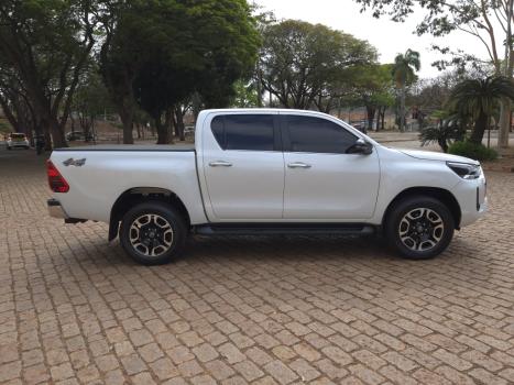 TOYOTA Hilux Caminhonete 2.8 16V SRX 4X4 TURBO DIESEL CABINE DUPLA AUTOMTICO, Foto 6