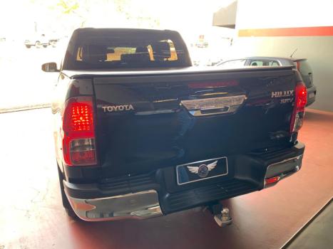 TOYOTA Hilux Caminhonete 2.8 16V SRV 4X4 DIESEL CABINE DUPLA AUTOMTICO, Foto 15
