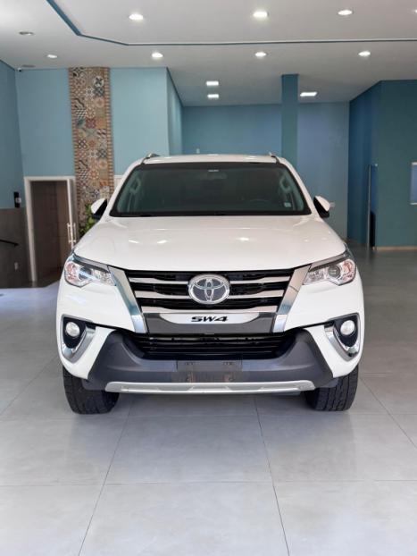 TOYOTA Hilux SW4 2.7 16V 4P FLEX SRV 7 LUGARES AUTOMTICO, Foto 3
