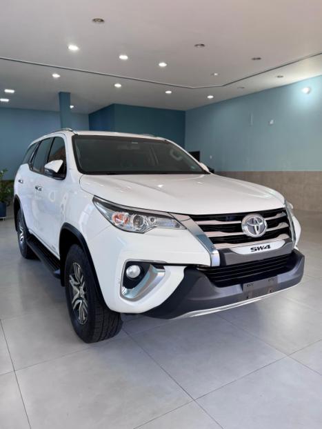 TOYOTA Hilux SW4 2.7 16V 4P FLEX SRV 7 LUGARES AUTOMTICO, Foto 4