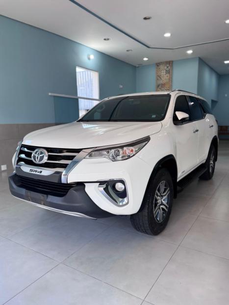 TOYOTA Hilux SW4 2.7 16V 4P FLEX SRV 7 LUGARES AUTOMTICO, Foto 5