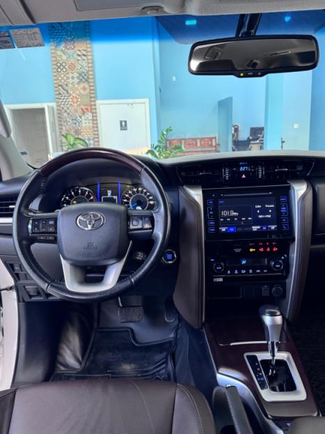 TOYOTA Hilux SW4 2.7 16V 4P FLEX SRV 7 LUGARES AUTOMTICO, Foto 9