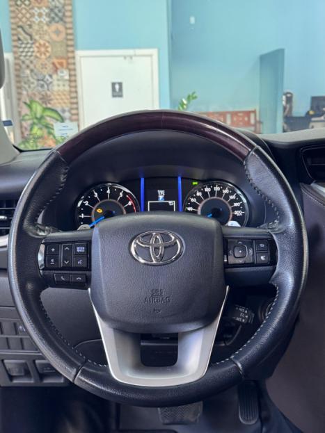 TOYOTA Hilux SW4 2.7 16V 4P FLEX SRV 7 LUGARES AUTOMTICO, Foto 11