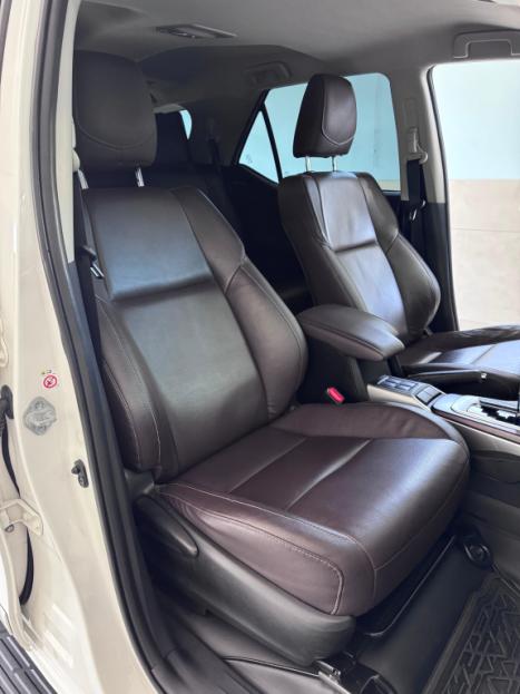 TOYOTA Hilux SW4 2.7 16V 4P FLEX SRV 7 LUGARES AUTOMTICO, Foto 15