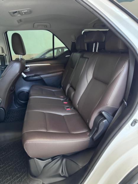 TOYOTA Hilux SW4 2.7 16V 4P FLEX SRV 7 LUGARES AUTOMTICO, Foto 16