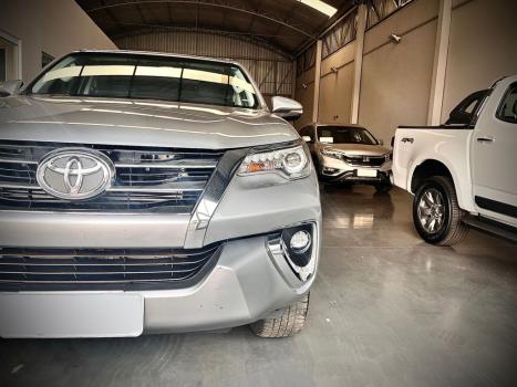 TOYOTA Hilux SW4 2.8 16V 4P SRX 4X4 7 LUGARES TURBO DIESEL AUTOMTICO, Foto 6